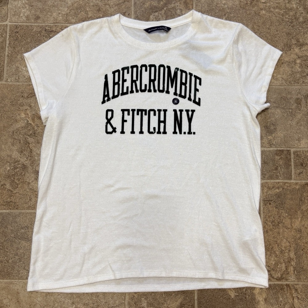NWT Abercrombie Fitch White Varsity Logo Graphic T-Shirt Size XL Slouchy Soft